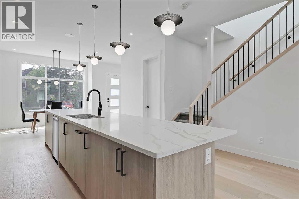 Single Family House for Sale in   Avenue NW Bowness Calgary 