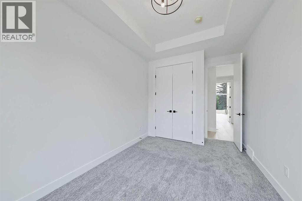 Single Family House for Sale in   Avenue NW Bowness Calgary 