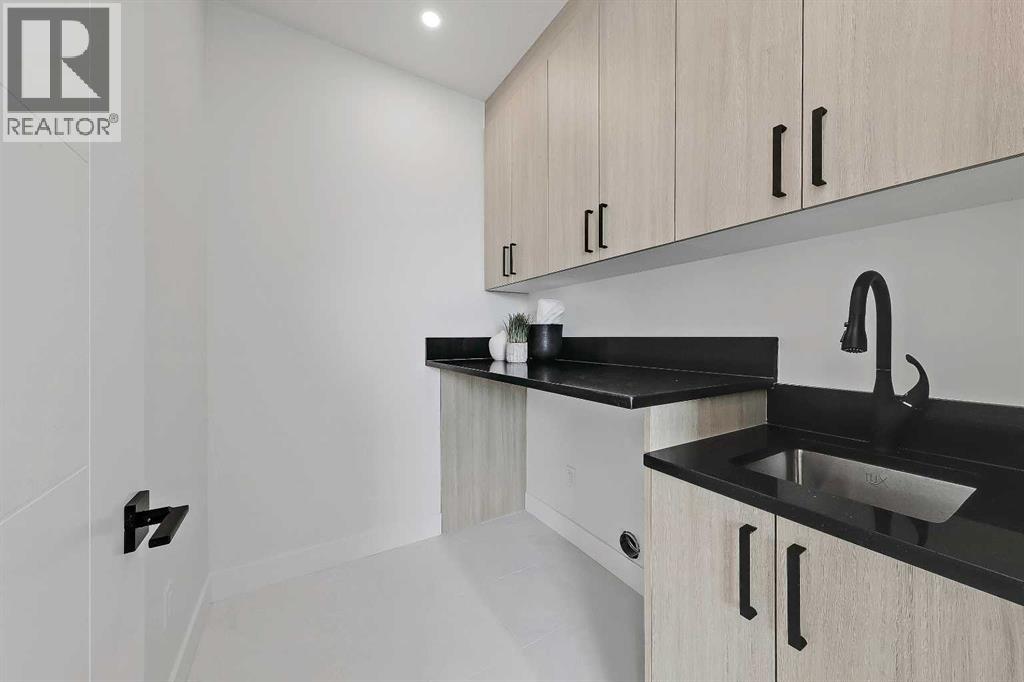 Single Family House for Sale in   Avenue NW Bowness Calgary 