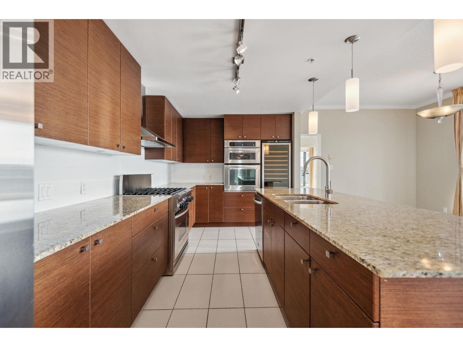 1802 6888 ALDERBRIDGE WAY, Richmond