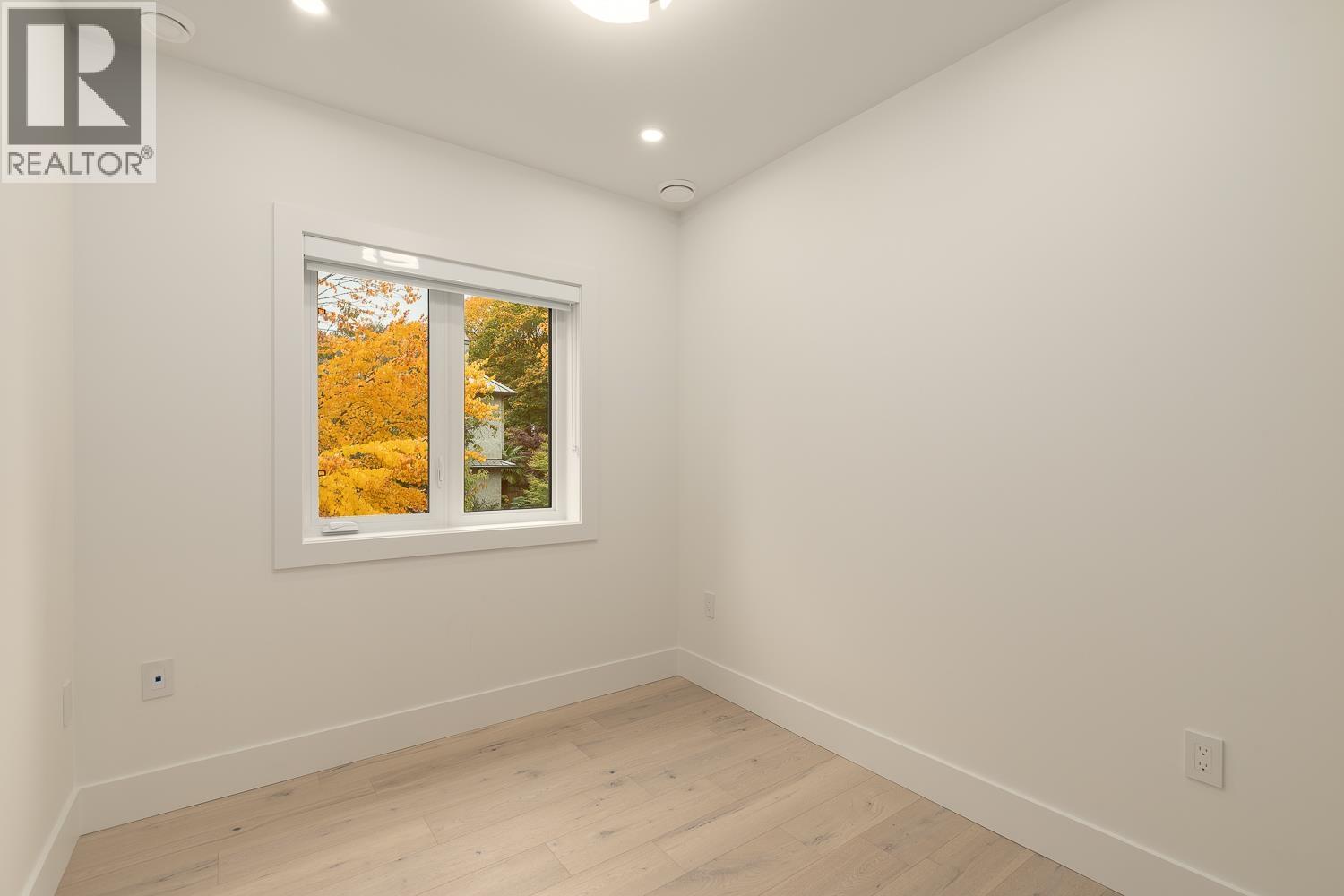 3075 COURTENAY STREET, Vancouver