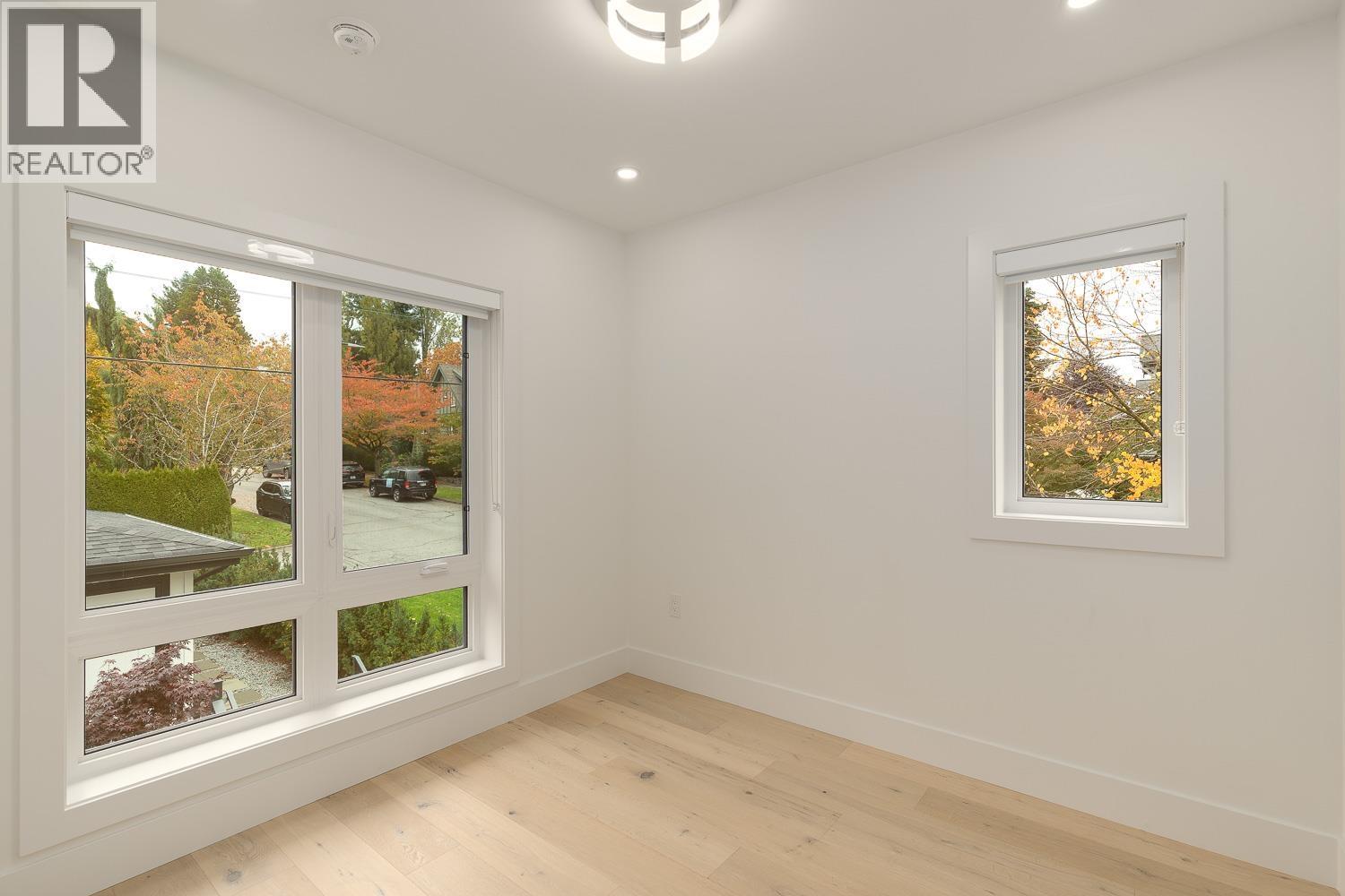 3075 COURTENAY STREET, Vancouver