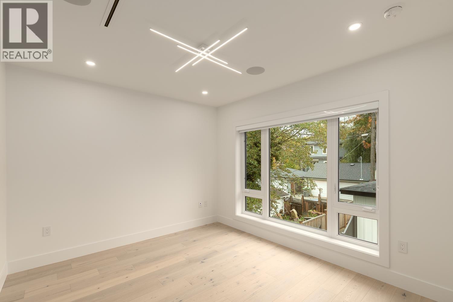 3075 COURTENAY STREET, Vancouver