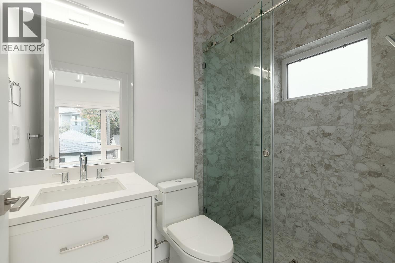 3075 COURTENAY STREET, Vancouver