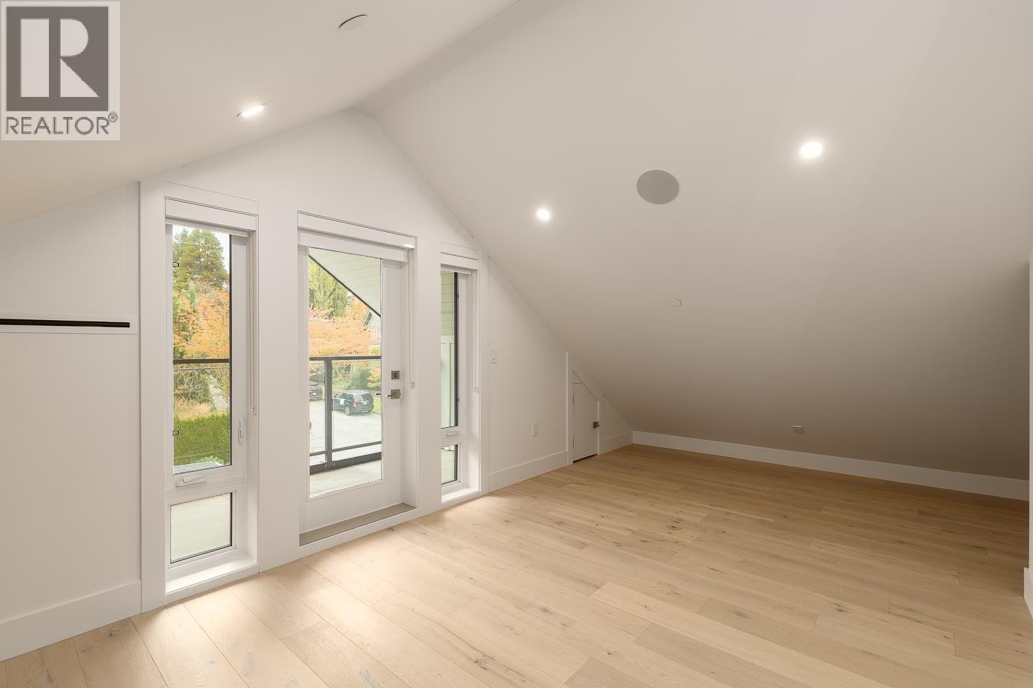 3075 COURTENAY STREET, Vancouver