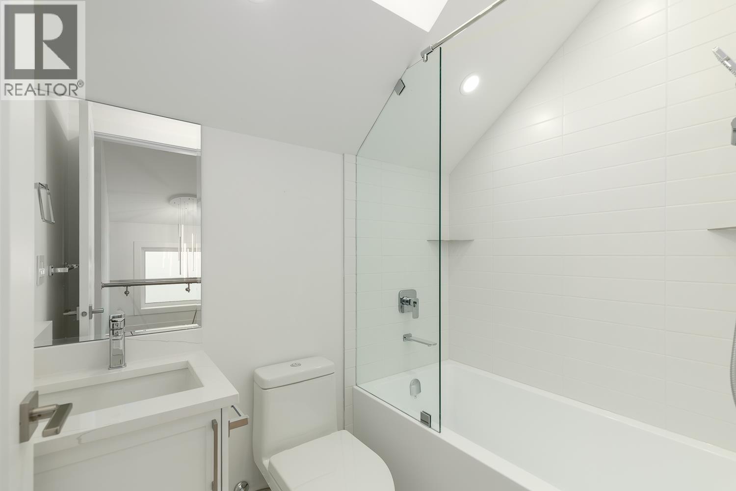 3075 COURTENAY STREET, Vancouver