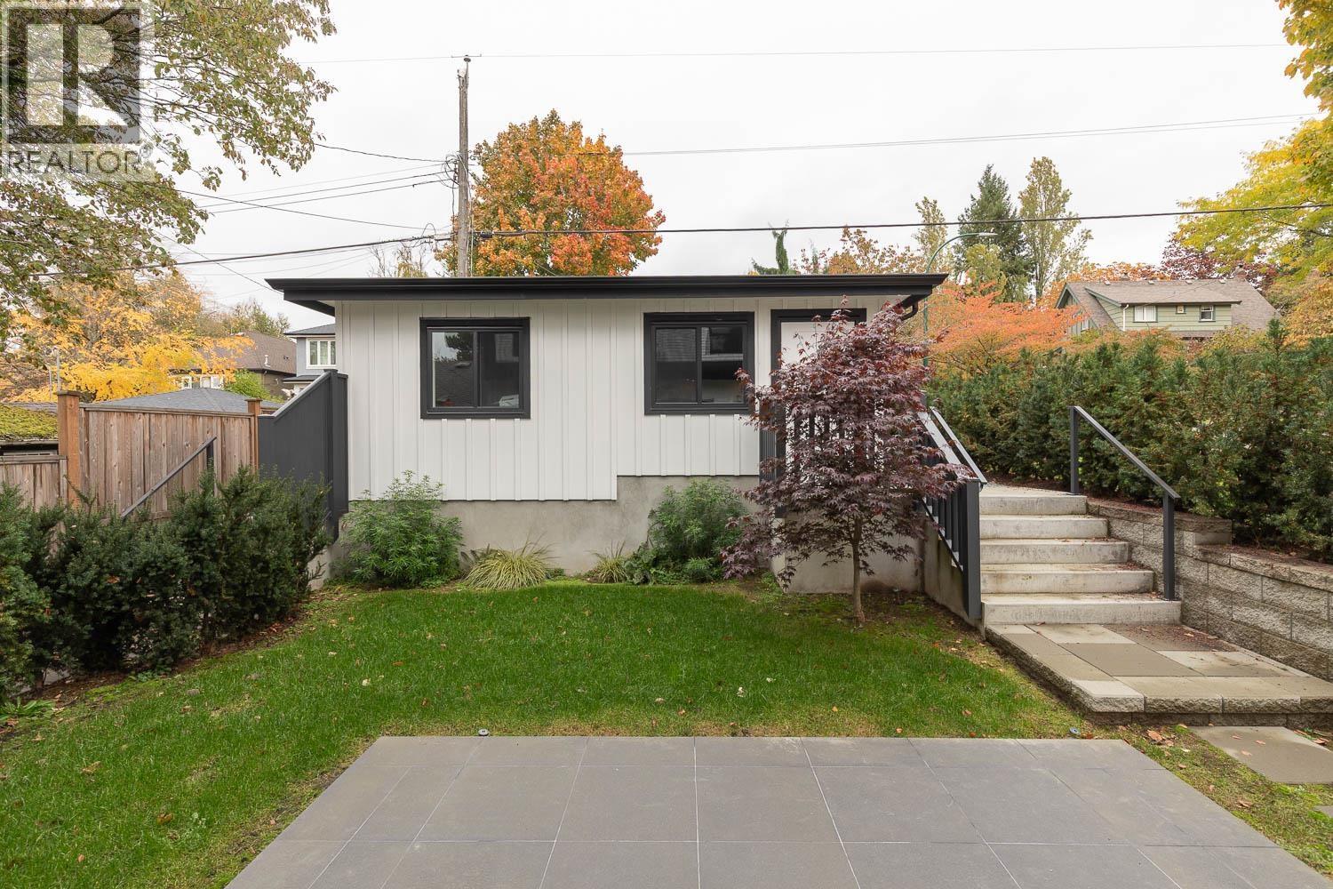 3075 COURTENAY STREET, Vancouver