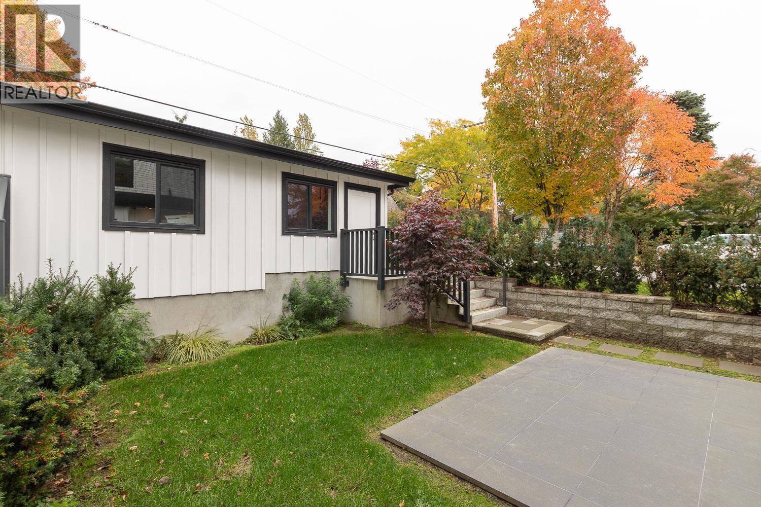 3075 COURTENAY STREET, Vancouver