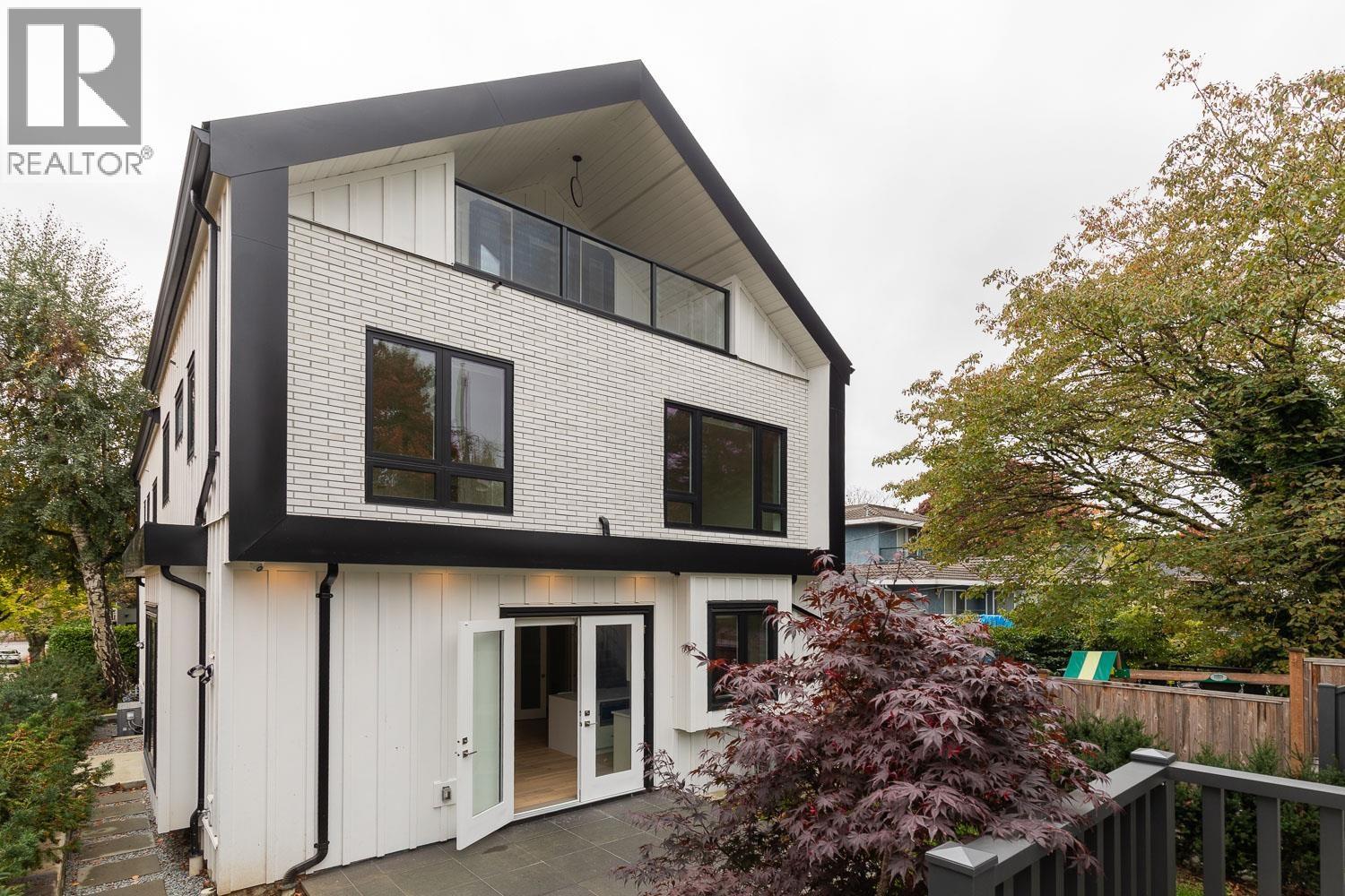 3075 COURTENAY STREET, Vancouver