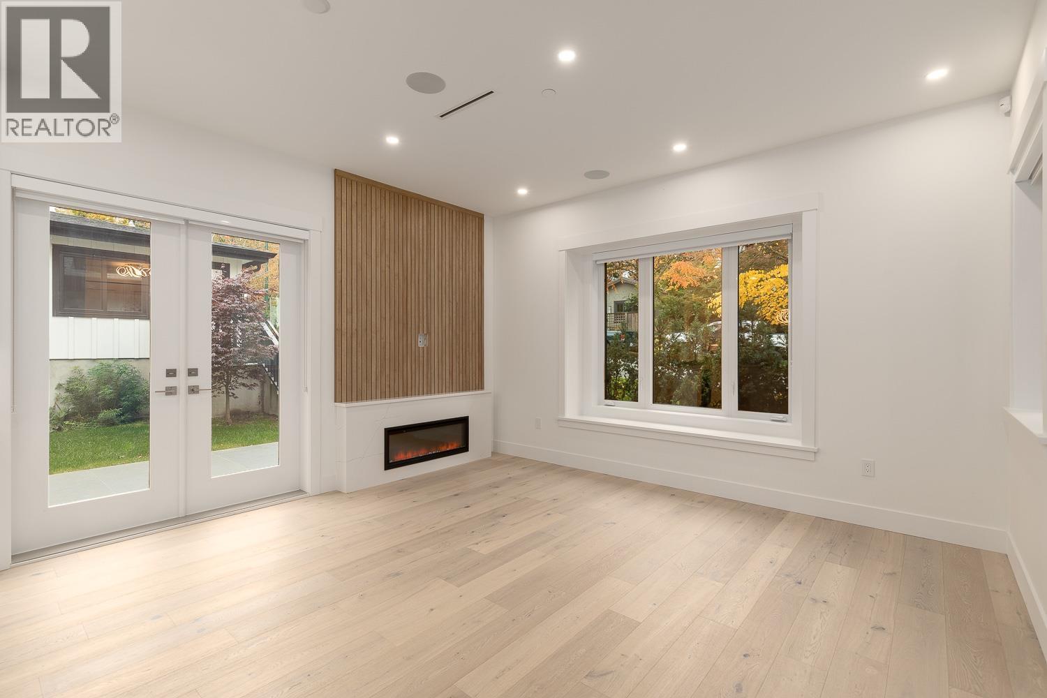 3075 COURTENAY STREET, Vancouver