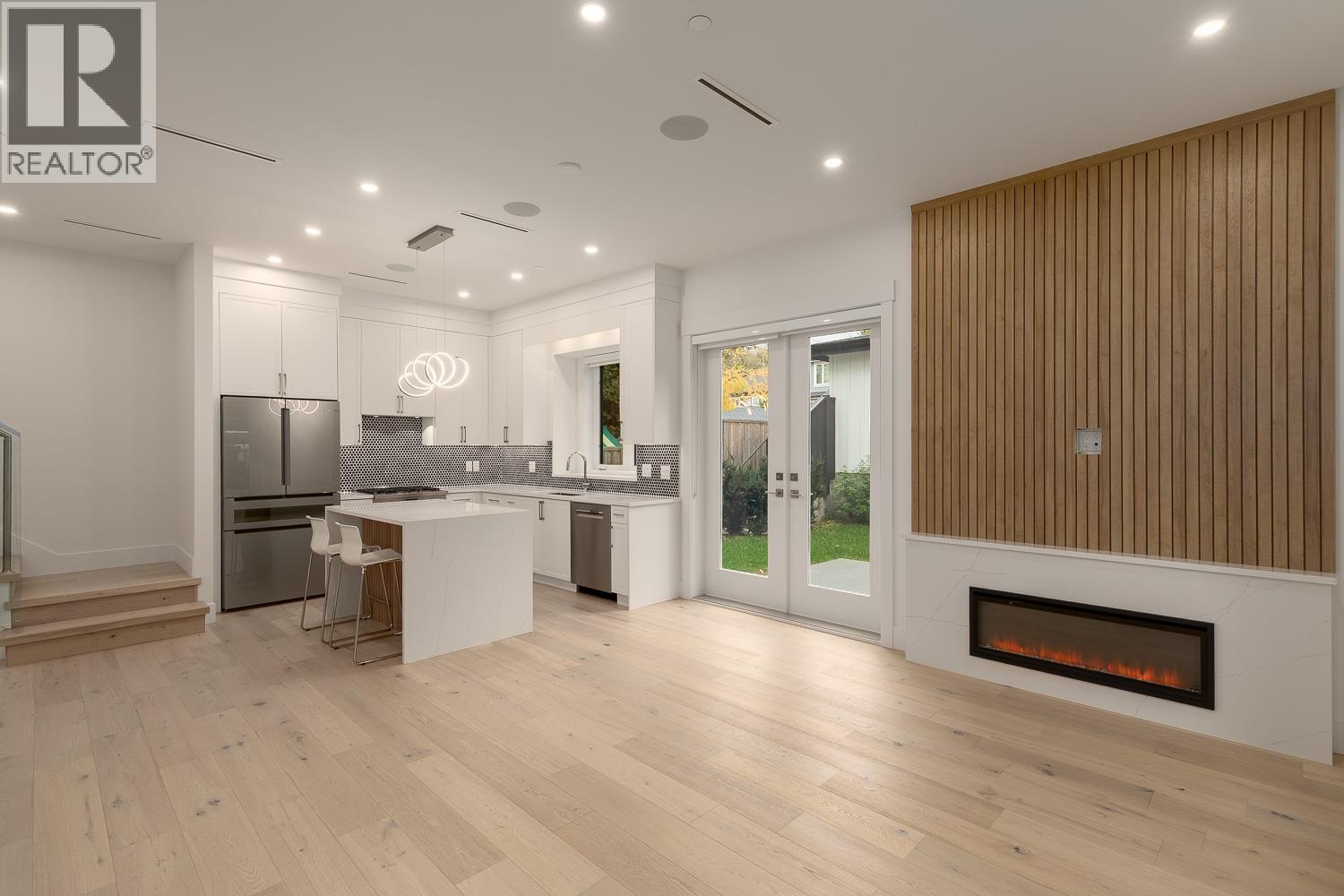 3075 COURTENAY STREET, Vancouver