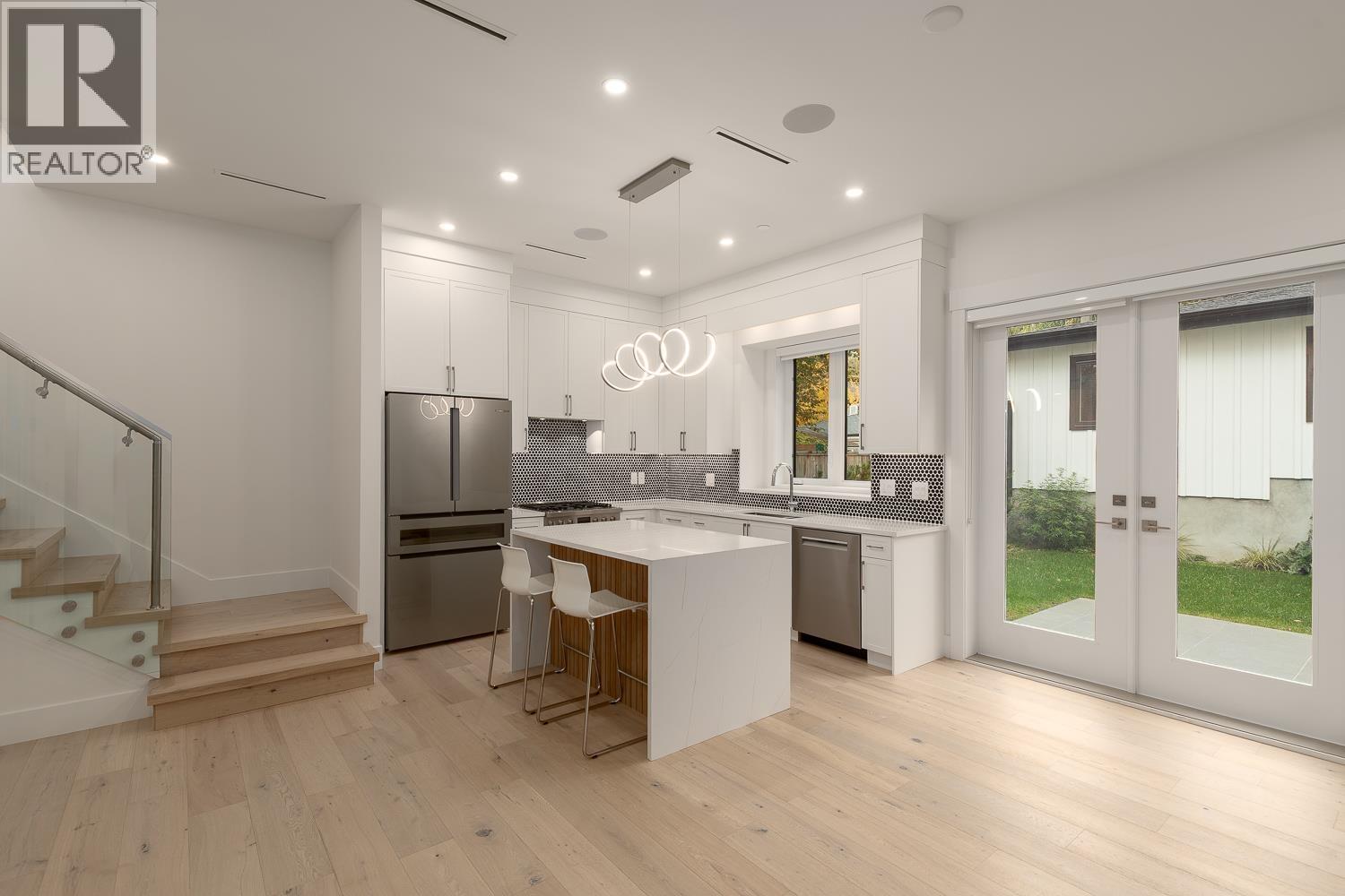 3075 COURTENAY STREET, Vancouver