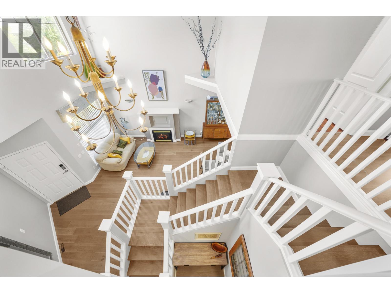 1220 YANGTZE PLACE, Port Coquitlam