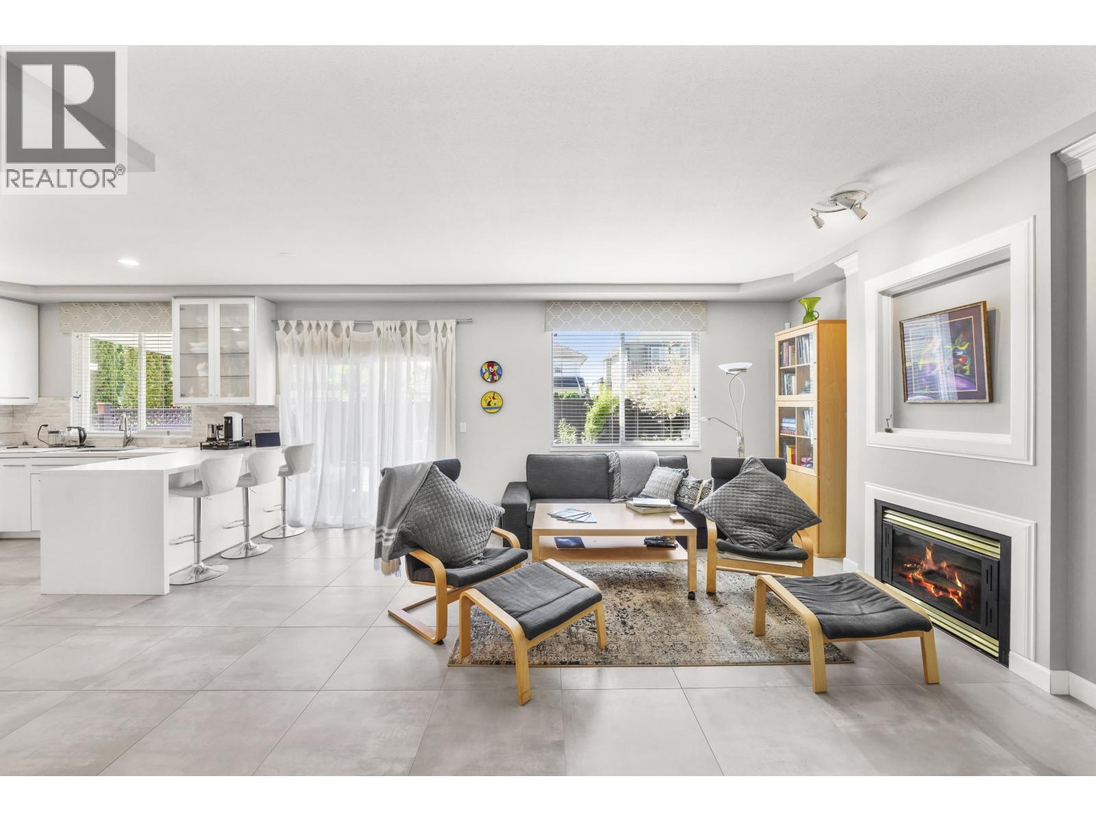 1220 YANGTZE PLACE, Port Coquitlam