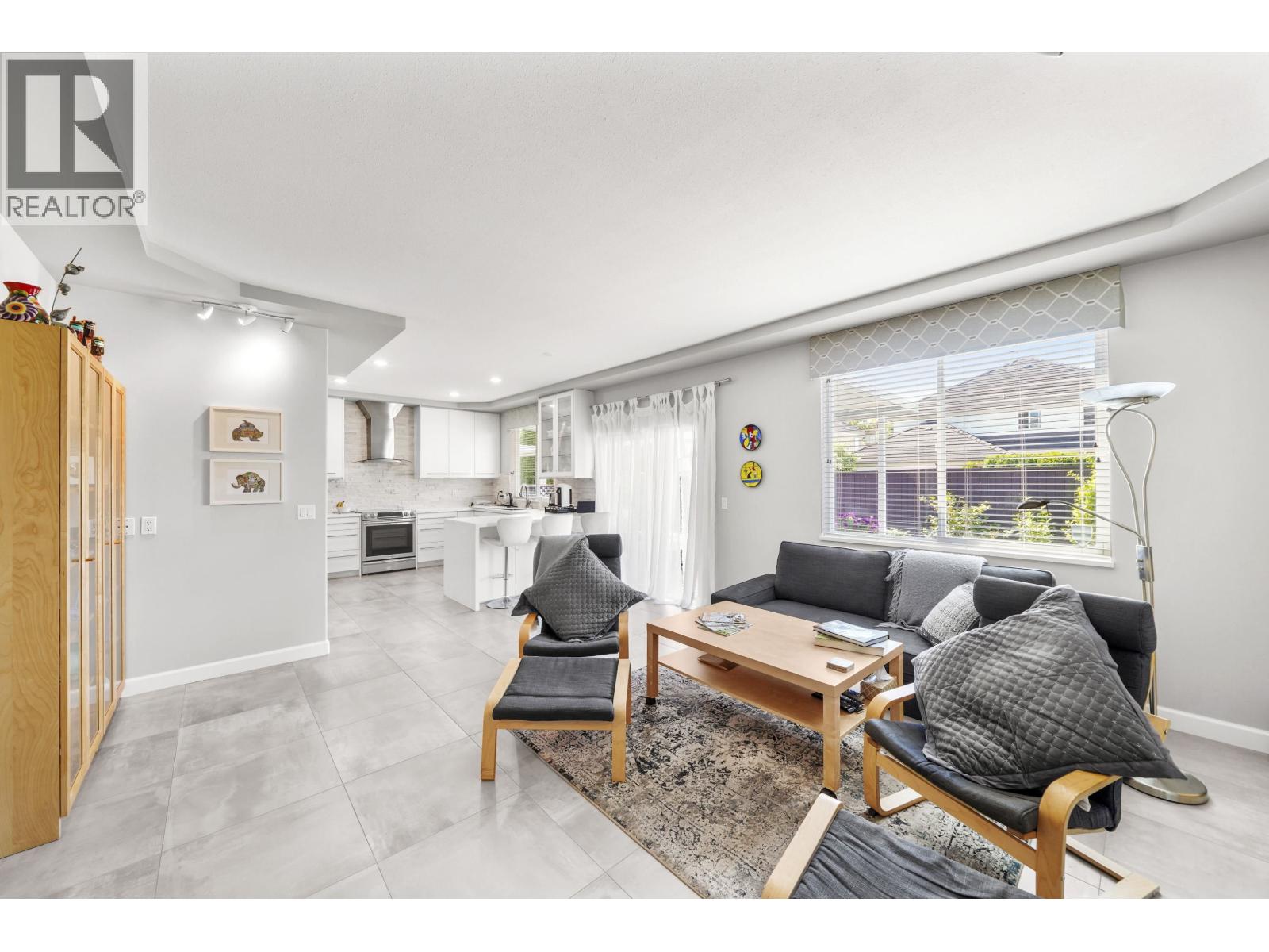 1220 YANGTZE PLACE, Port Coquitlam