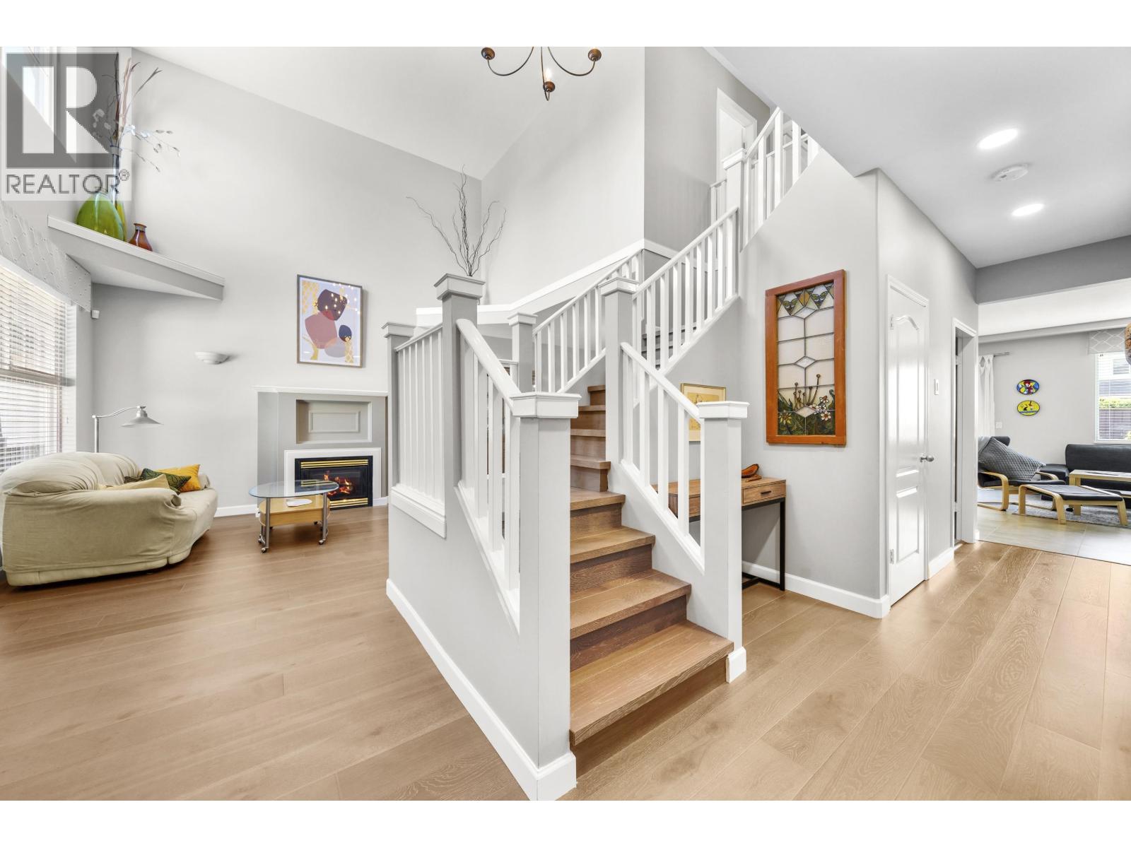 1220 YANGTZE PLACE, Port Coquitlam