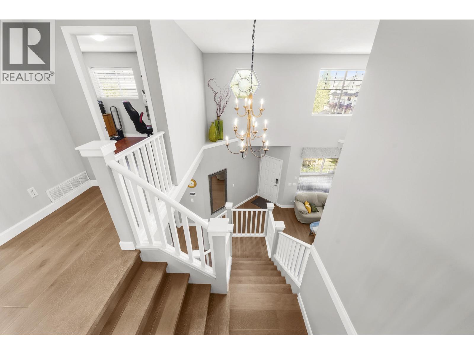 1220 YANGTZE PLACE, Port Coquitlam