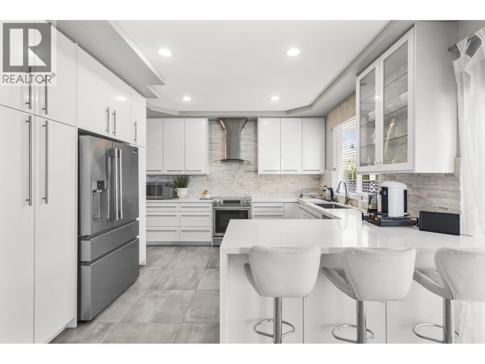 1220 YANGTZE PLACE, Port Coquitlam