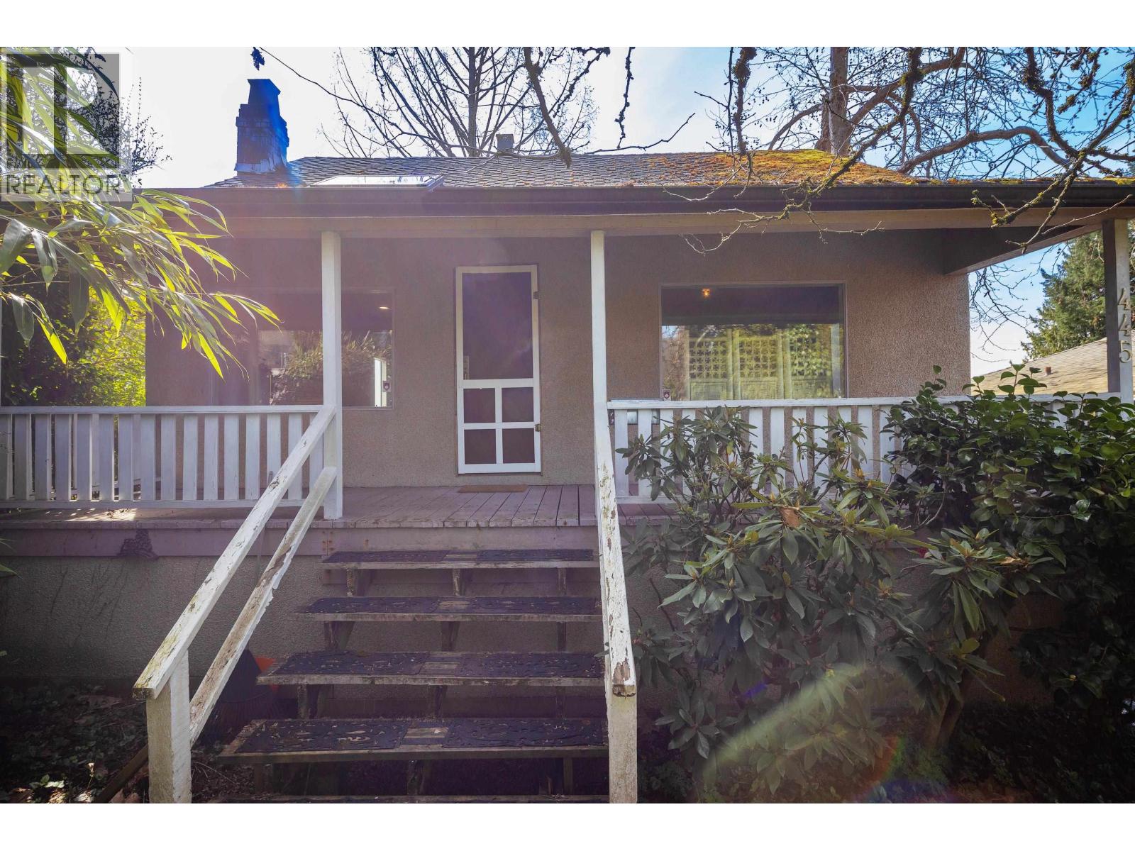 445 W QUEENS ROAD, North Vancouver