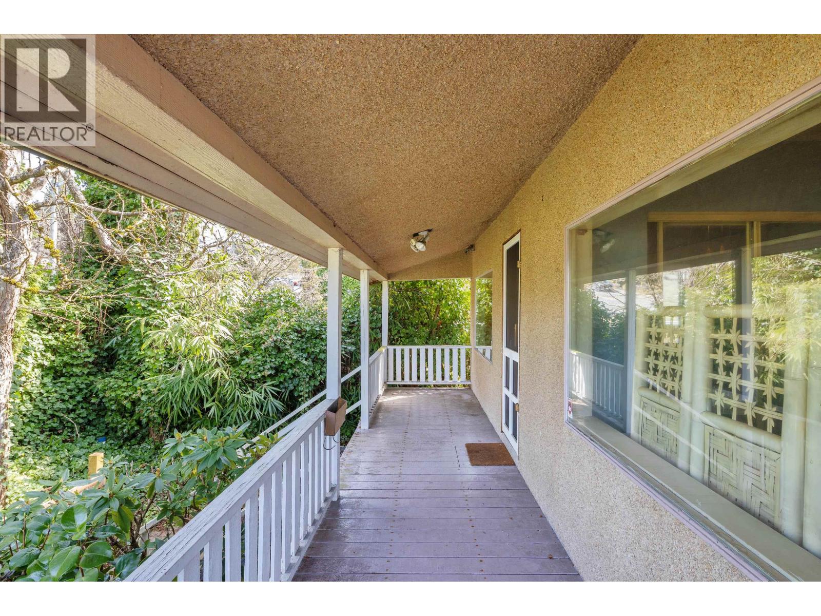 445 W QUEENS ROAD, North Vancouver