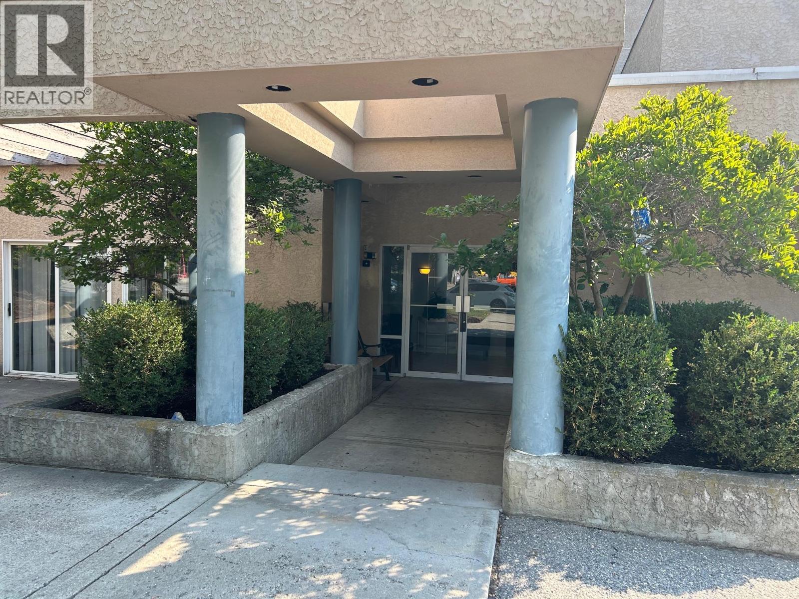 103 3115 De Montreuil Court, Kelowna