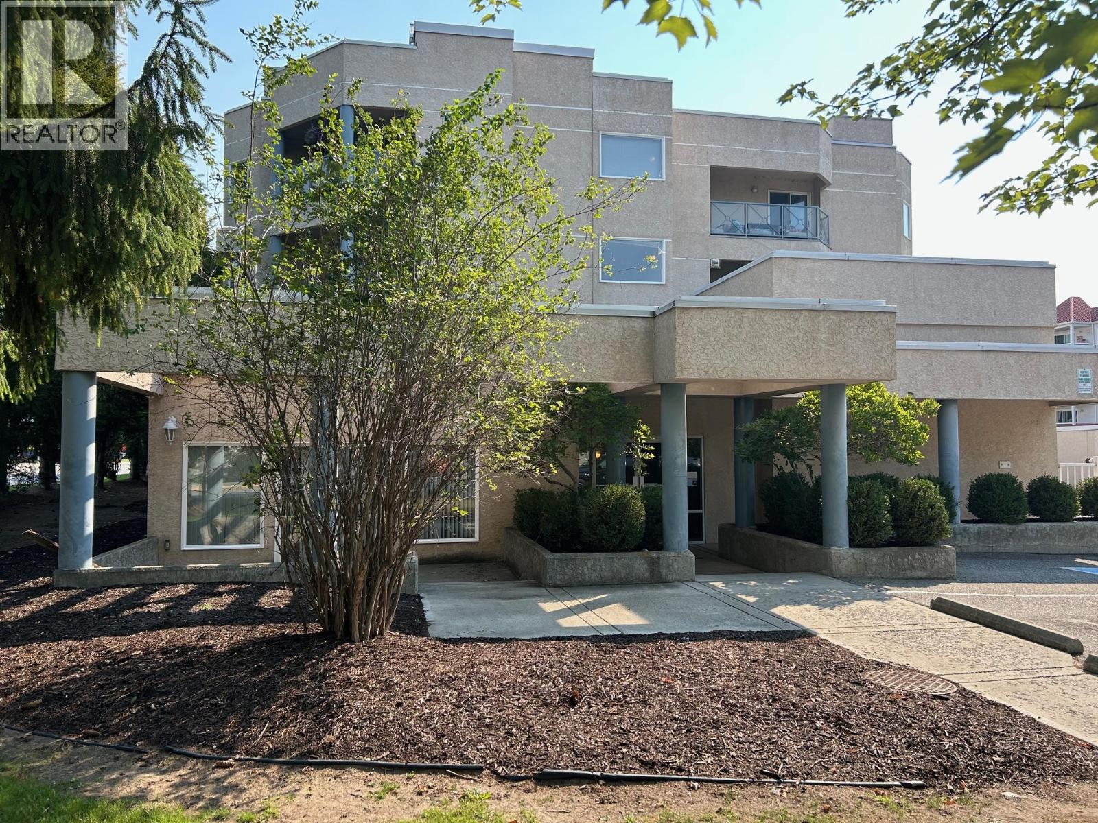 103 3115 De Montreuil Court, Kelowna