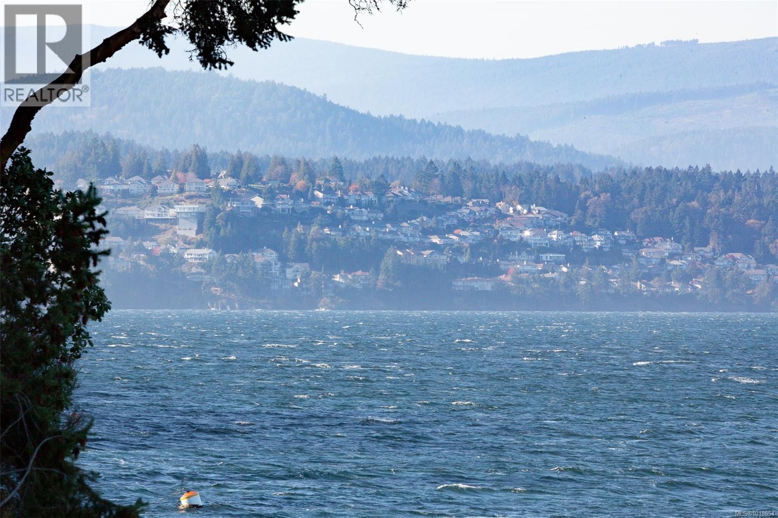  760 Lands End Road, North Saanich