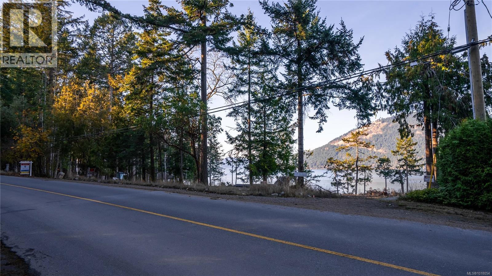  760 Lands End Road, North Saanich