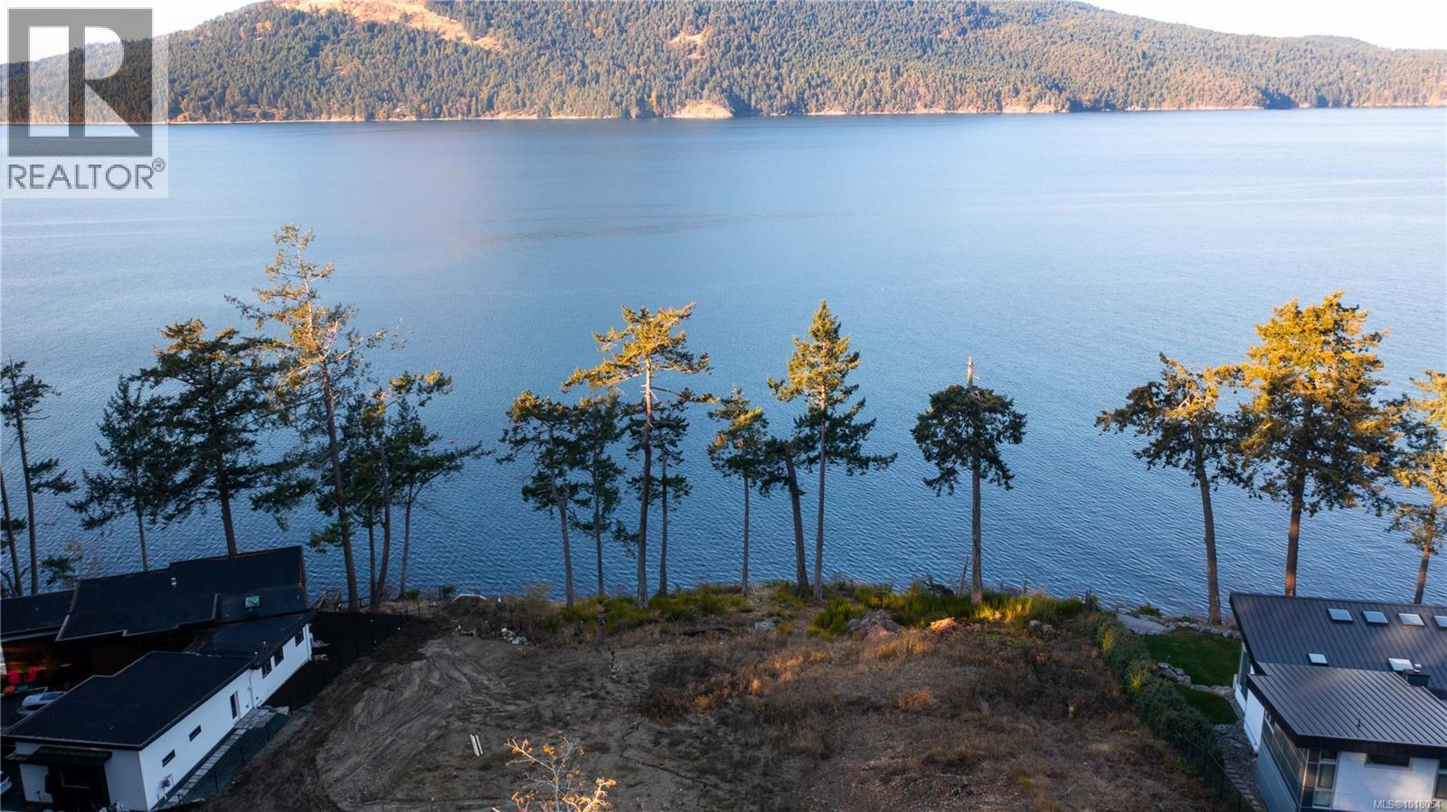  760 Lands End Road, North Saanich