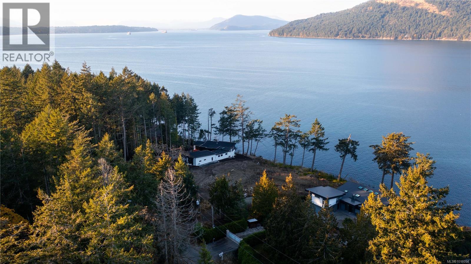  760 Lands End Road, North Saanich