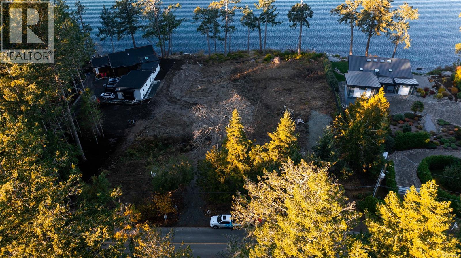  760 Lands End Road, North Saanich