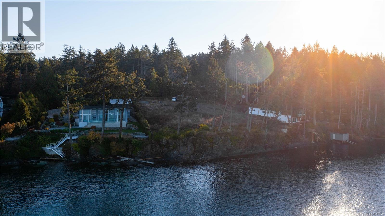  760 Lands End Road, North Saanich