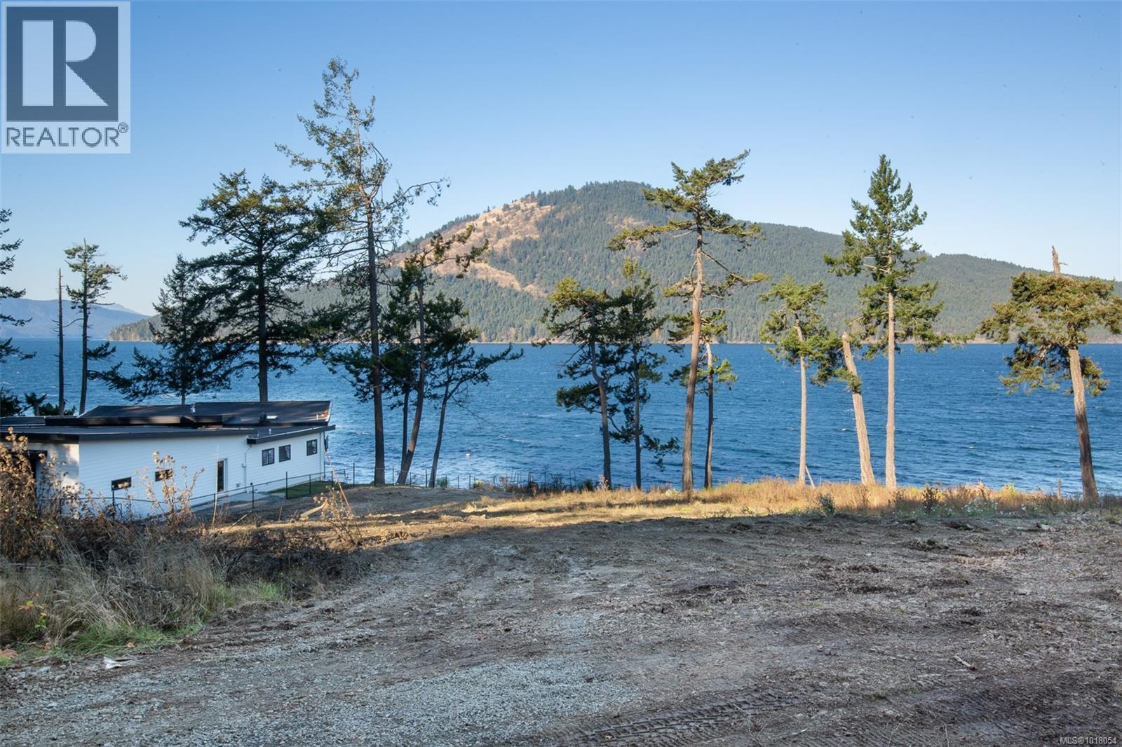  760 Lands End Road, North Saanich