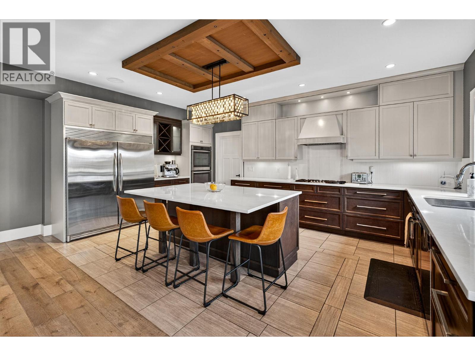  460 Rockview Lane, Kelowna