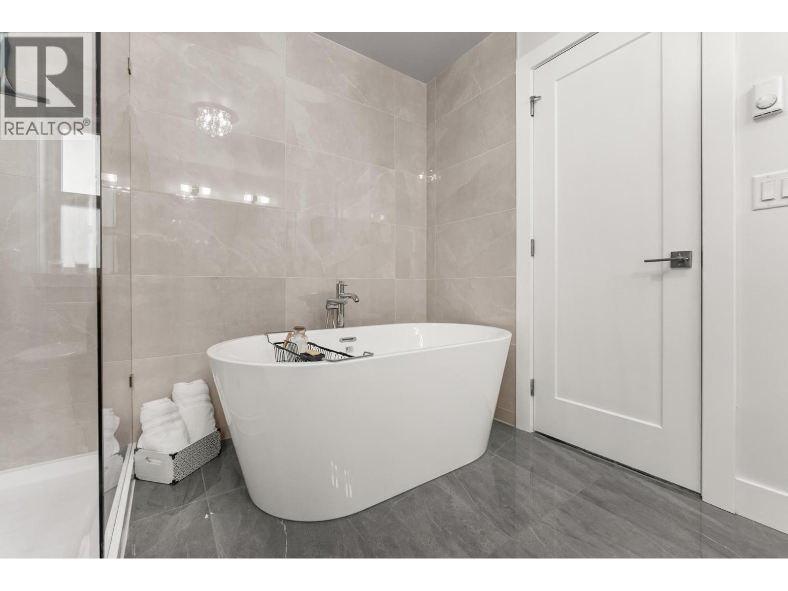 #31-5377 8A Avenue, Delta