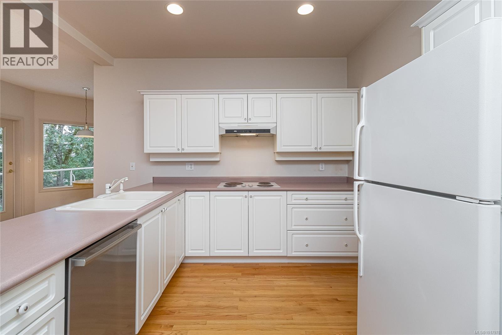 47 4300 Stoneywood Lane, Saanich