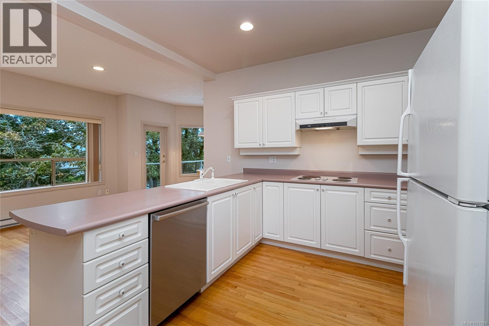 47 4300 Stoneywood Lane, Saanich