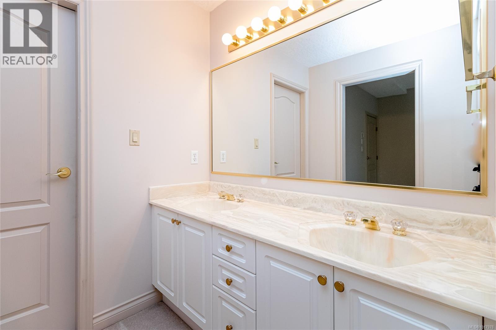 47 4300 Stoneywood Lane, Saanich