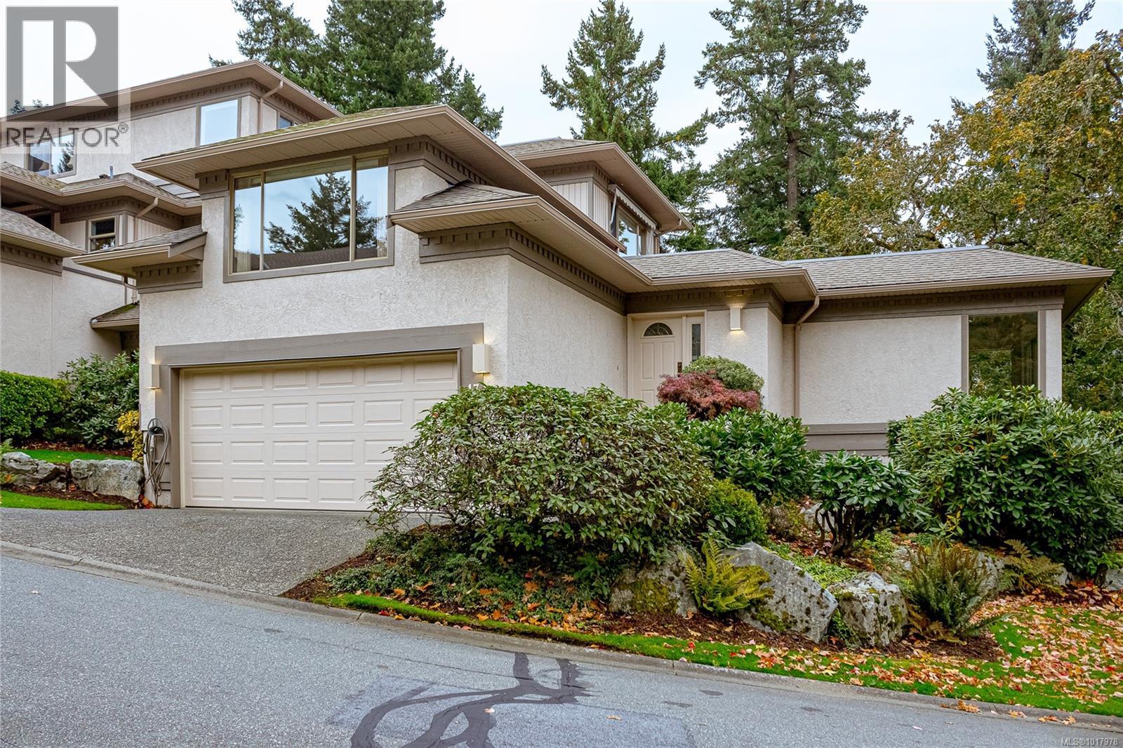 47 4300 Stoneywood Lane, Saanich