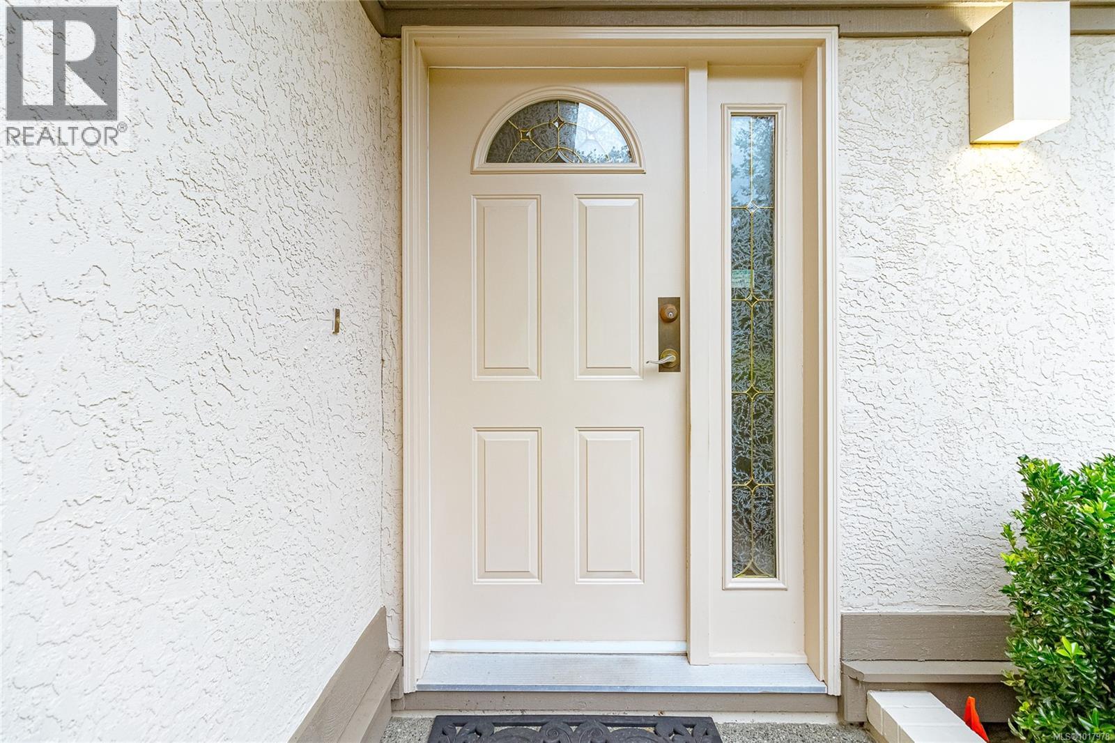 47 4300 Stoneywood Lane, Saanich