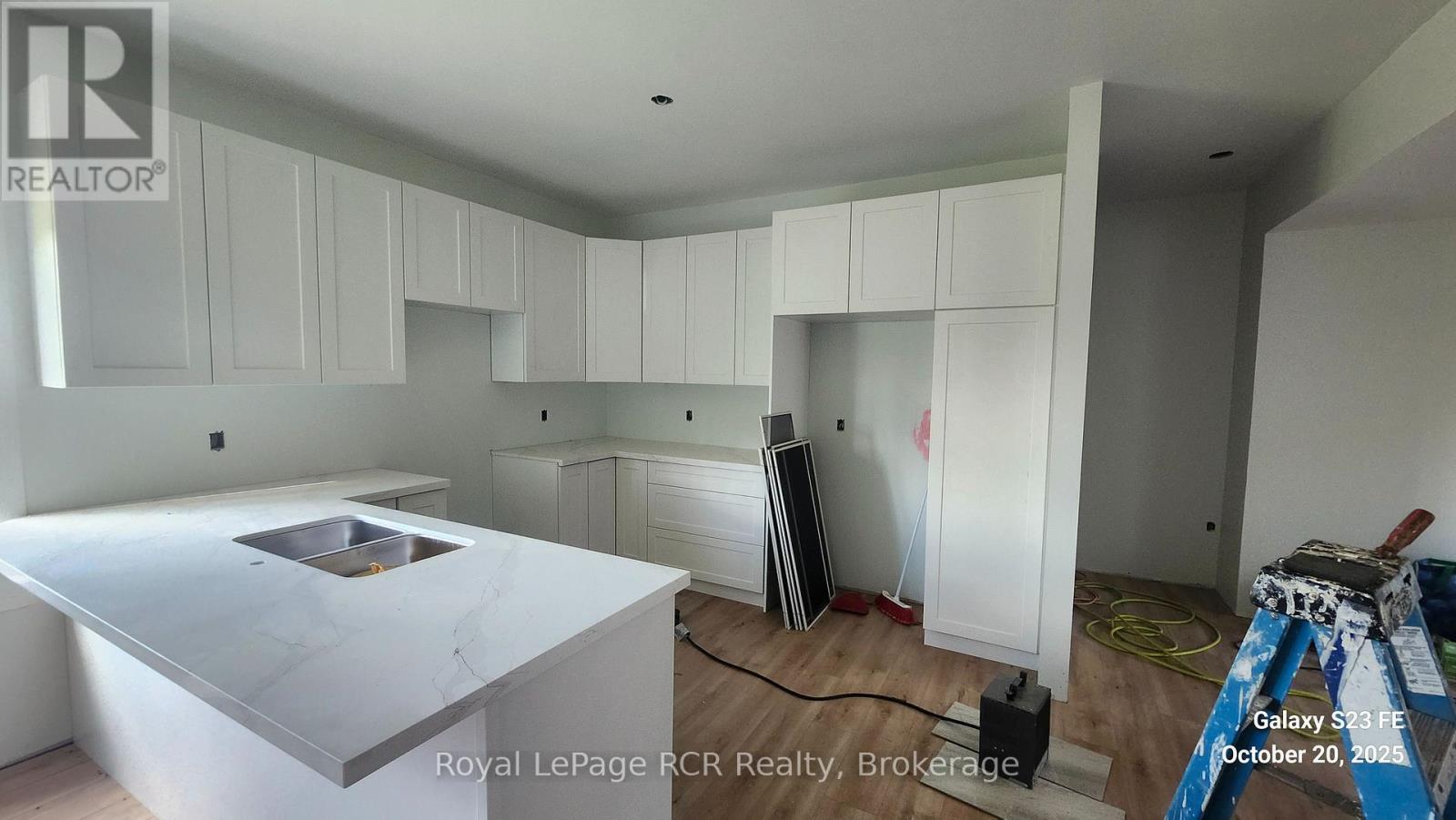 140 GOLD STREET W - 3