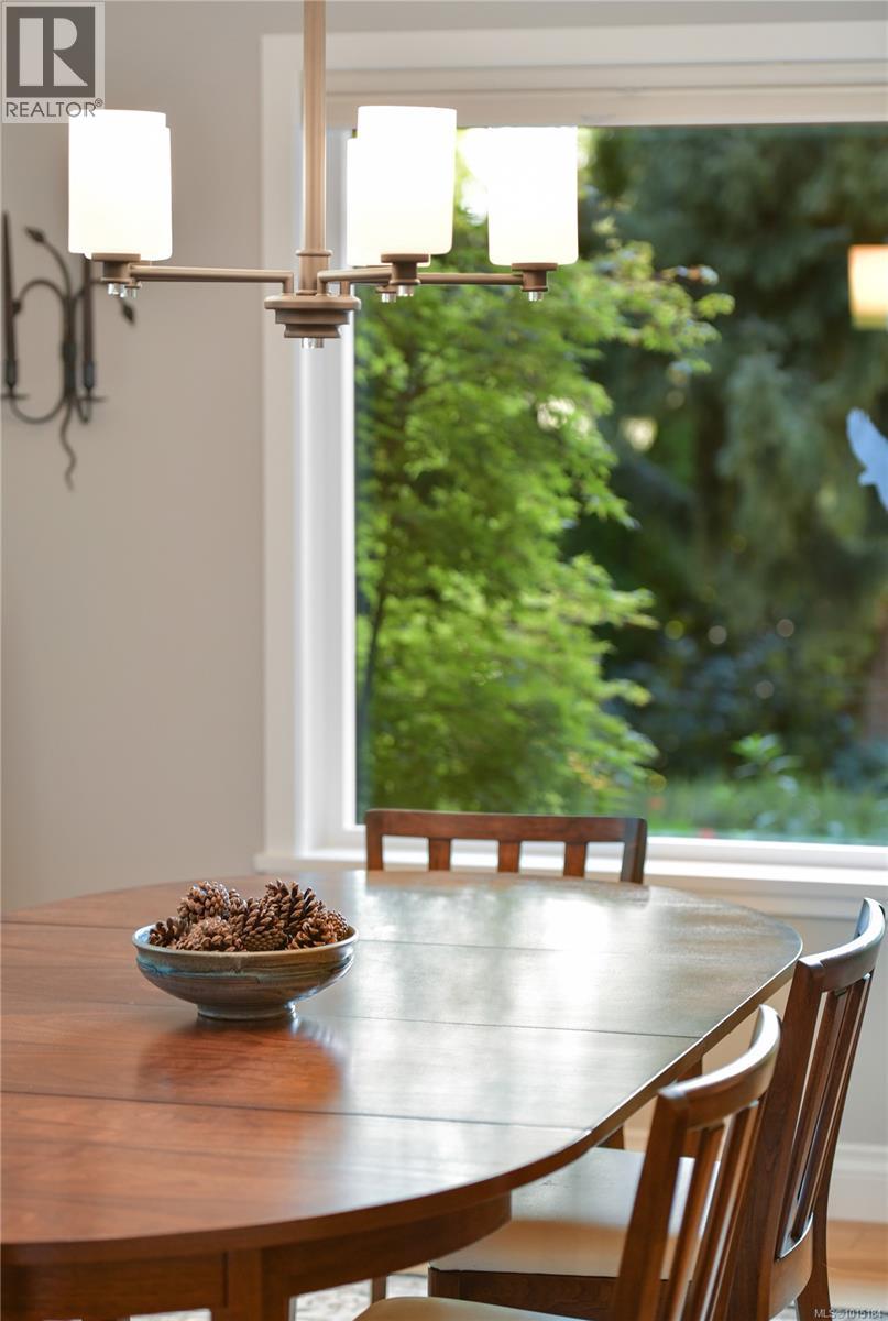  4467 Autumnwood Lane, Saanich