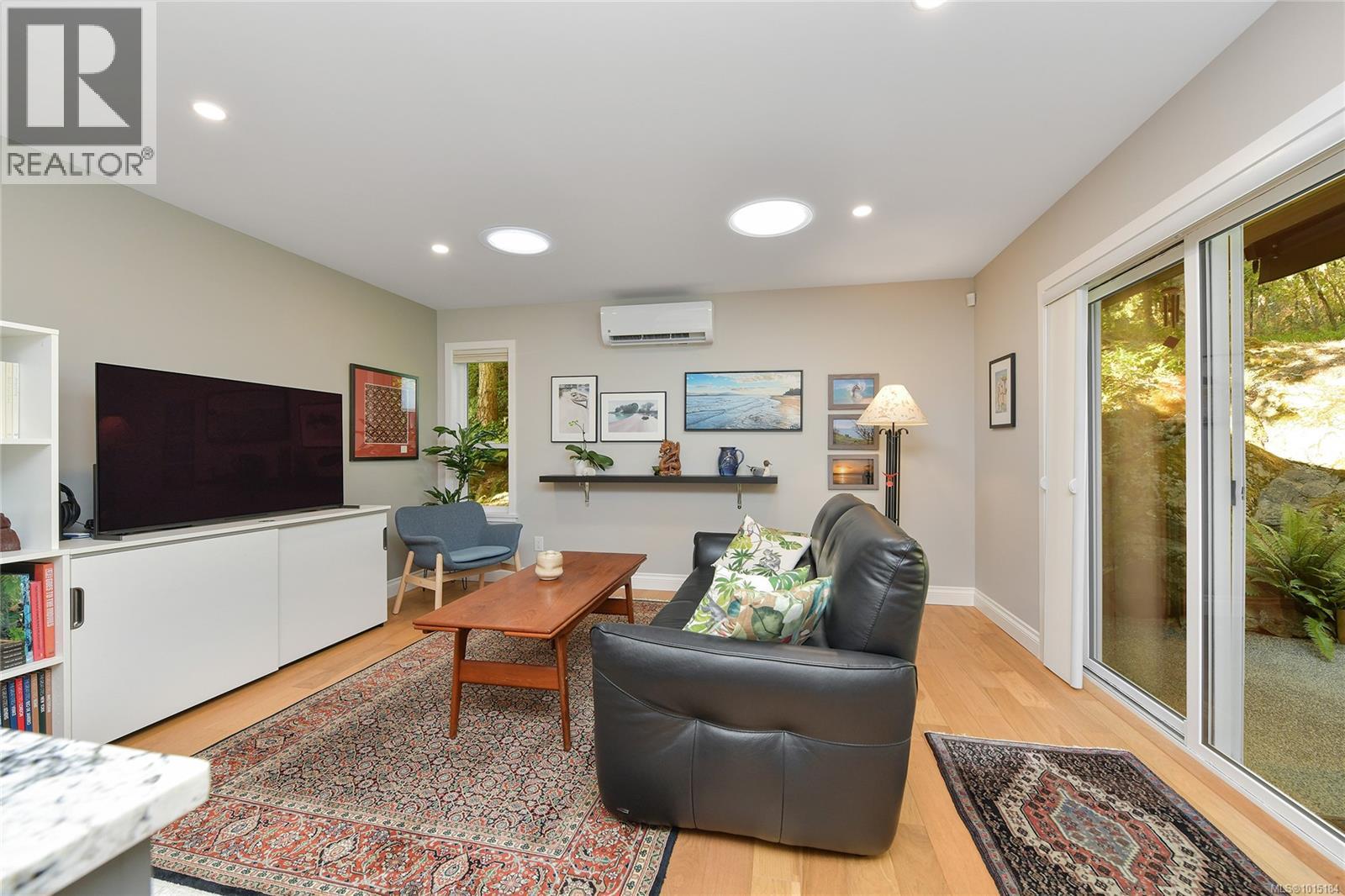  4467 Autumnwood Lane, Saanich