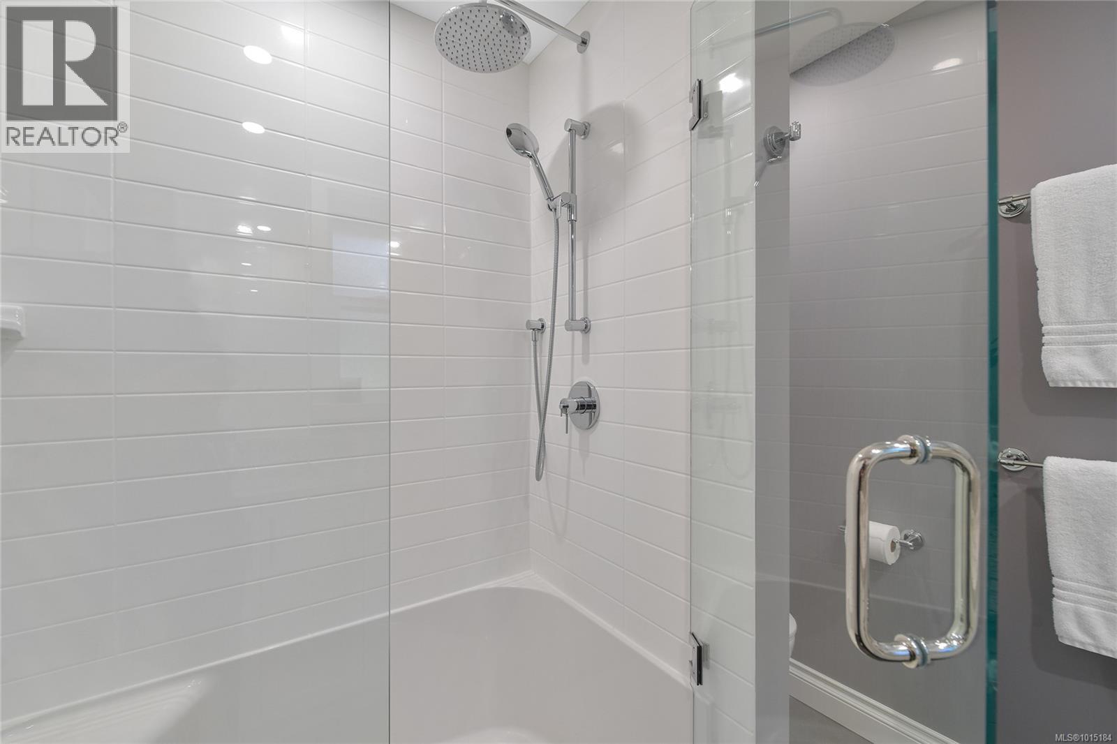  4467 Autumnwood Lane, Saanich