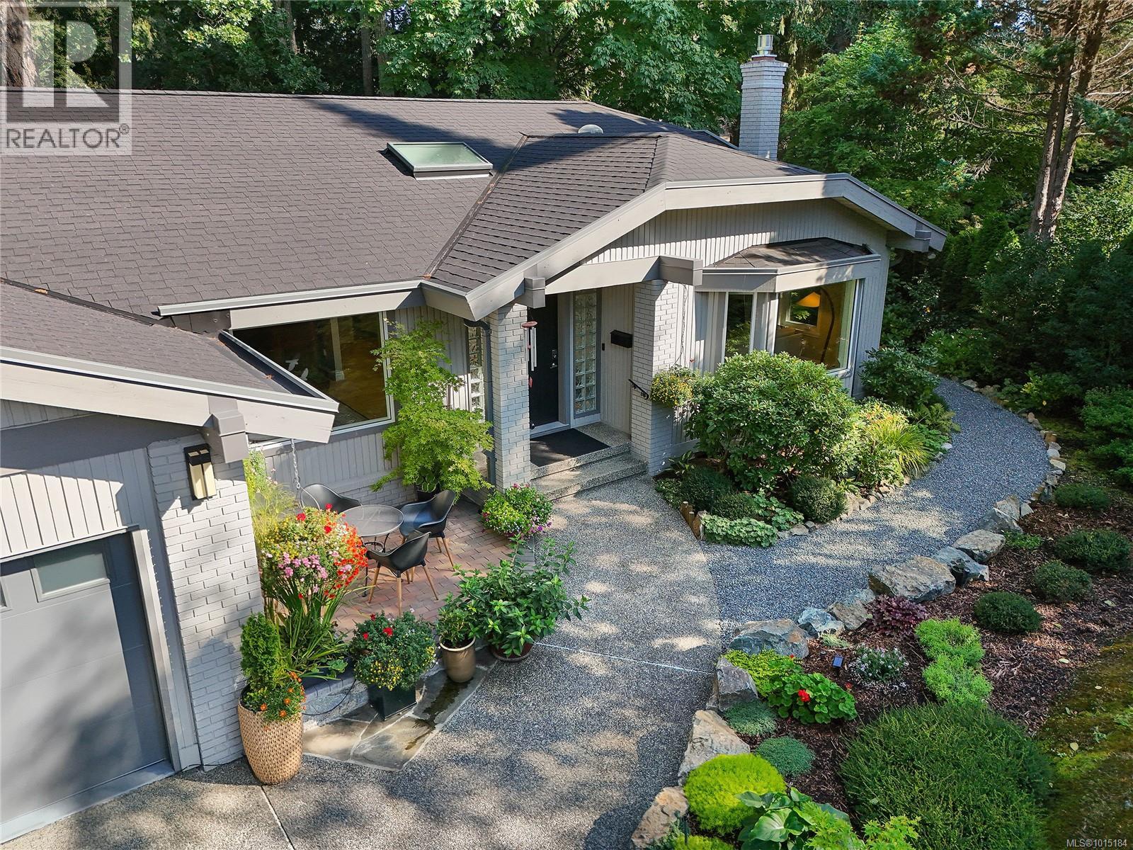  4467 Autumnwood Lane, Saanich
