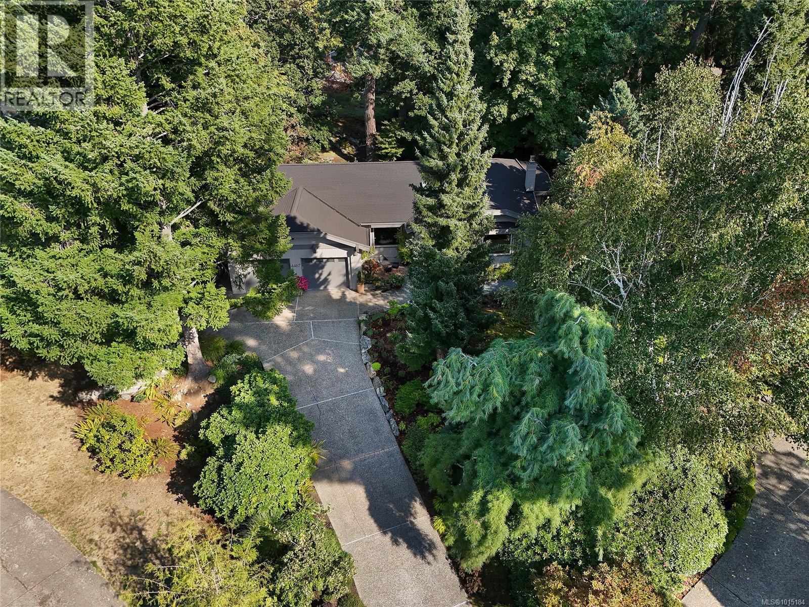  4467 Autumnwood Lane, Saanich
