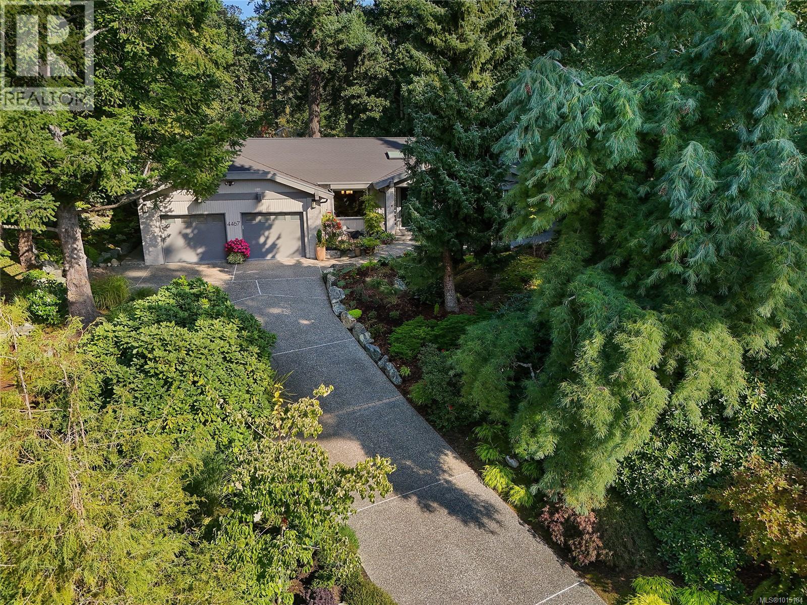  4467 Autumnwood Lane, Saanich