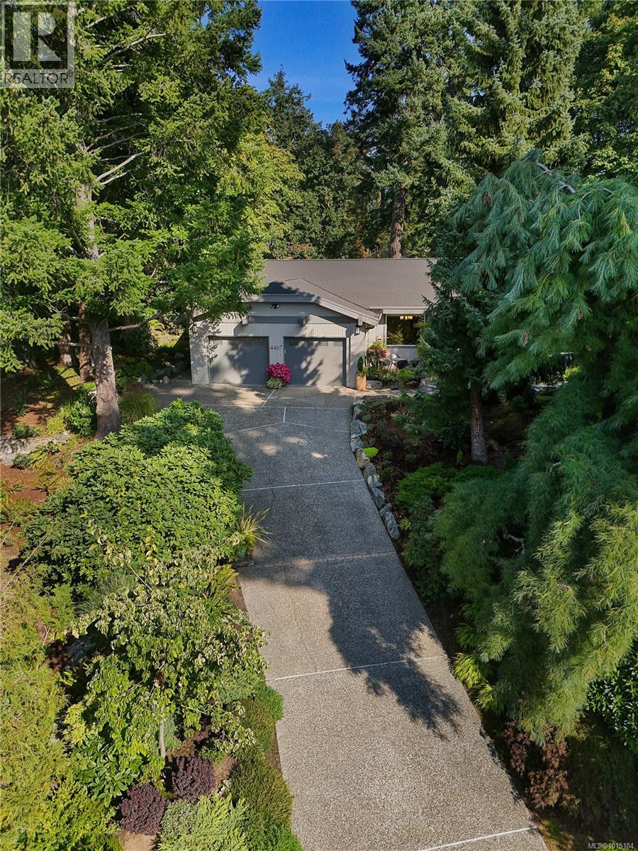  4467 Autumnwood Lane, Saanich
