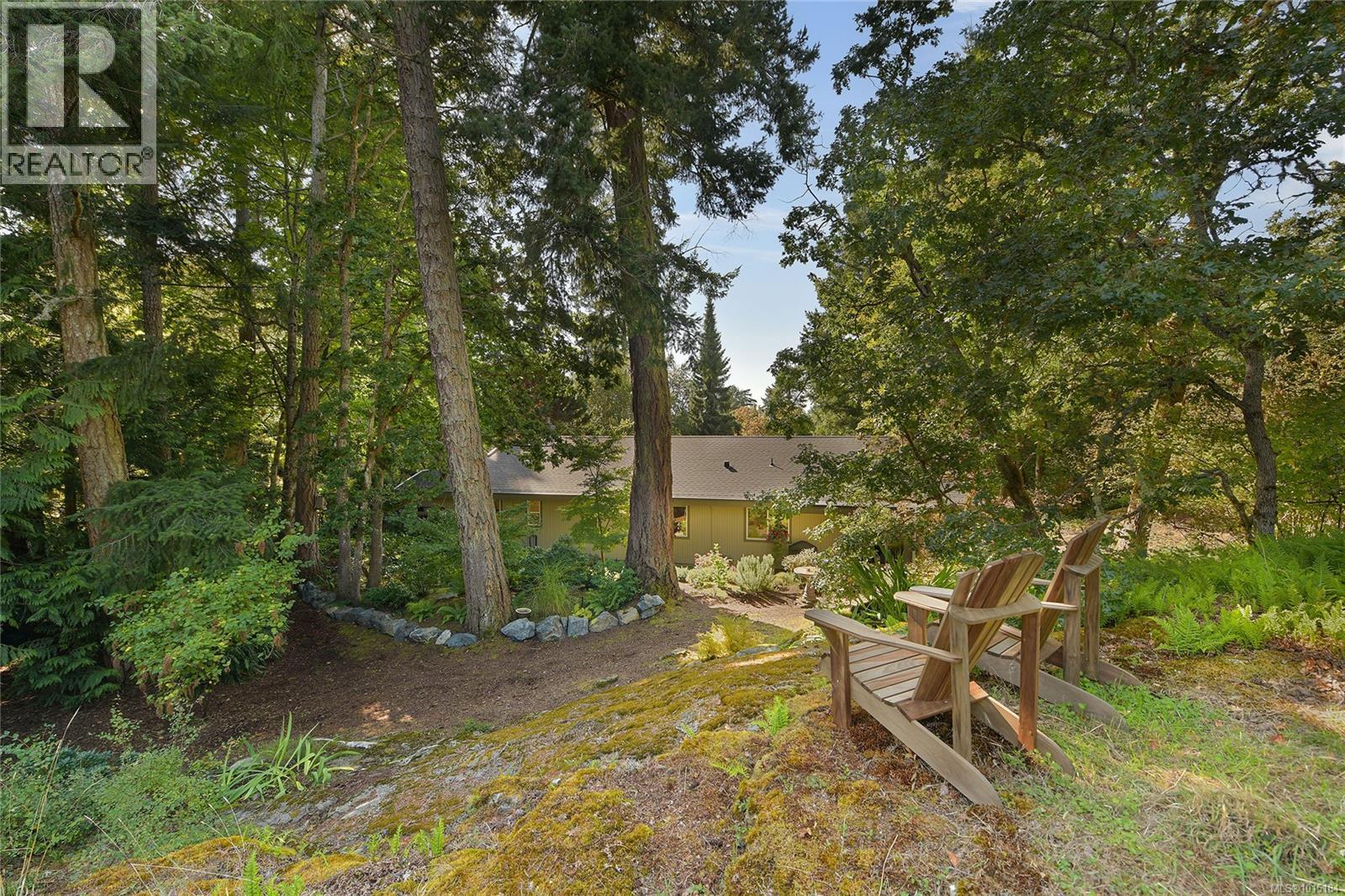  4467 Autumnwood Lane, Saanich