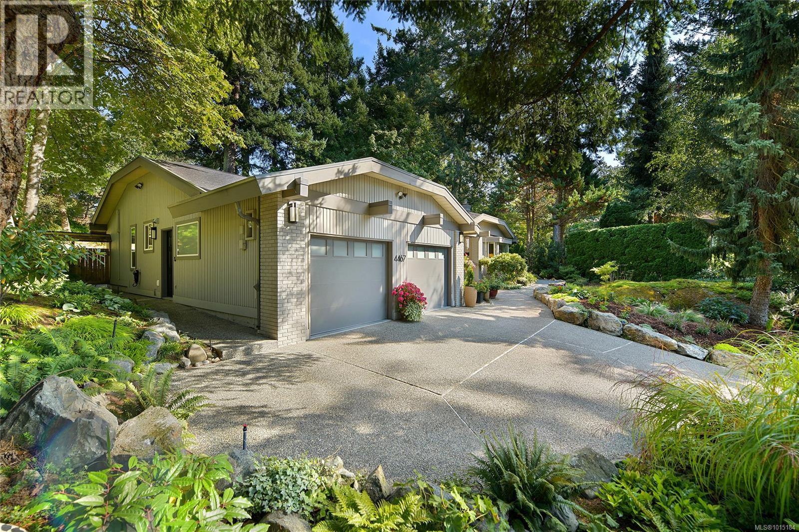  4467 Autumnwood Lane, Saanich